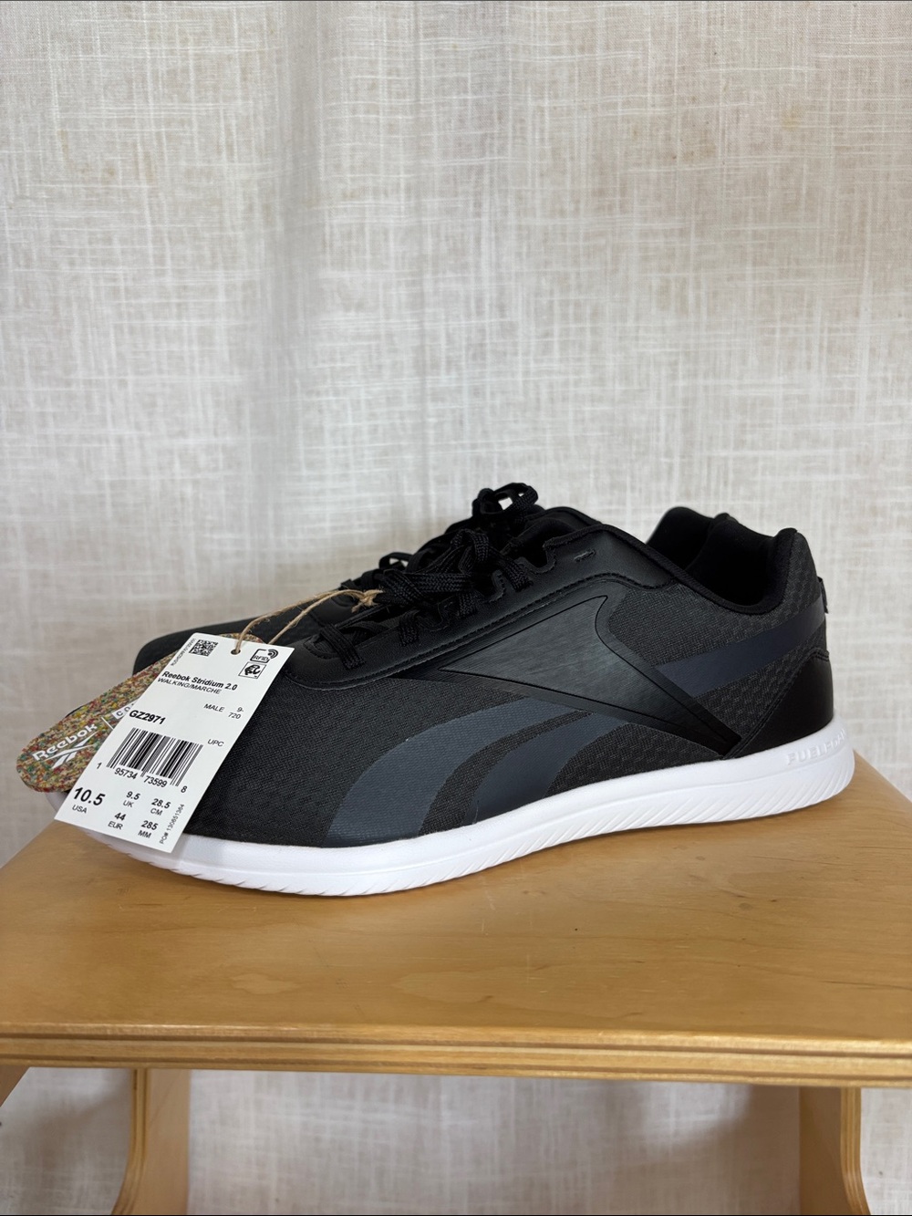 NWT Reebok Stridium 2.0 men’s walking shoes - Ortholite insole, FuelFoam outer
